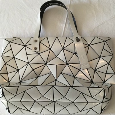 Handbag Special Light Silver with Geometric Patterns 
